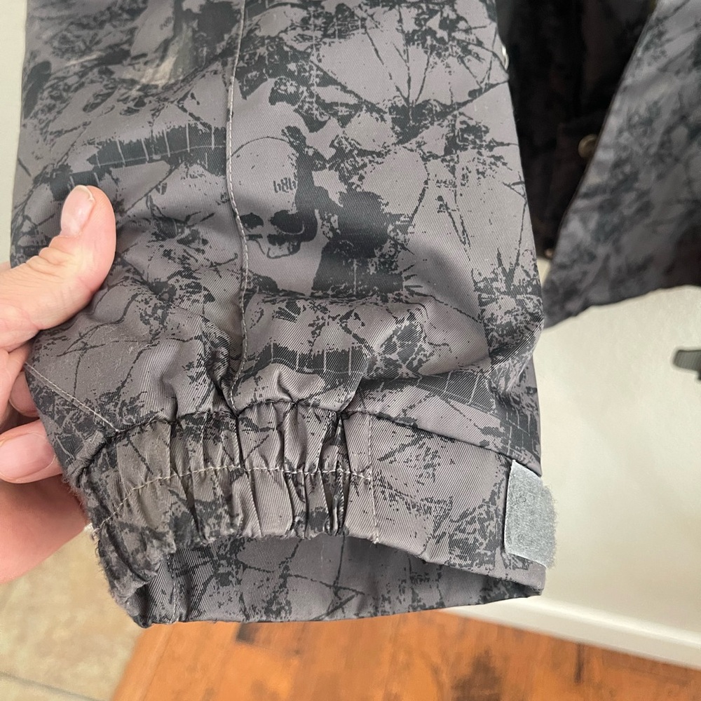 686 Black And Gray Patterned Jacket - image 8